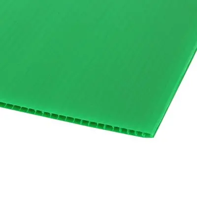 ฟิวเจอร์บอร์ด หนา 3 มม. PLANGO ขนาด 130 x 245 ซม. สีเขียวเข้ม