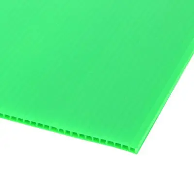 แผ่นฟิวเจอร์บอร์ด หนา 3 มม. PLANGO ขนาด 65 x 49 ซม. สีเขียวอ่อน